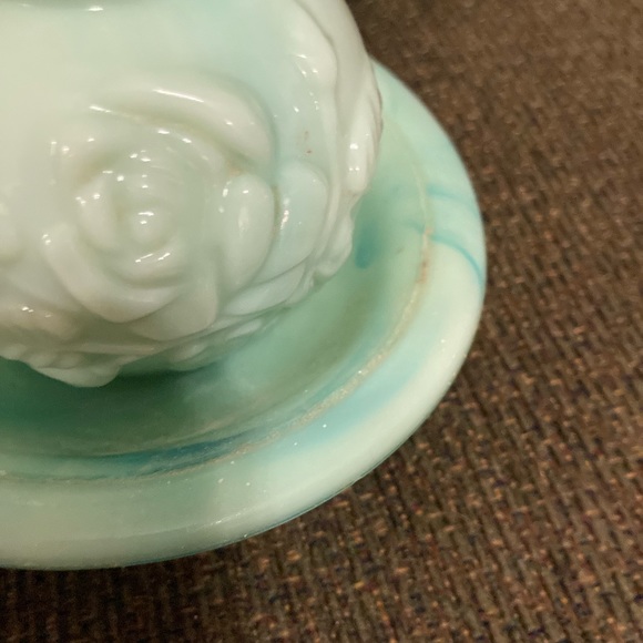 SOLD LCL // Avon Floral Wash Basin and Pitcher Collectible Beauty Vintage Bottle - Picture 5 of 10